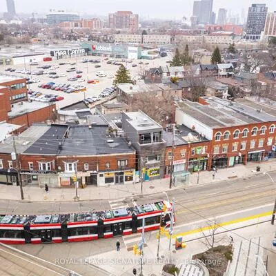 2243, Dundas, High Park-Swansea, Toronto