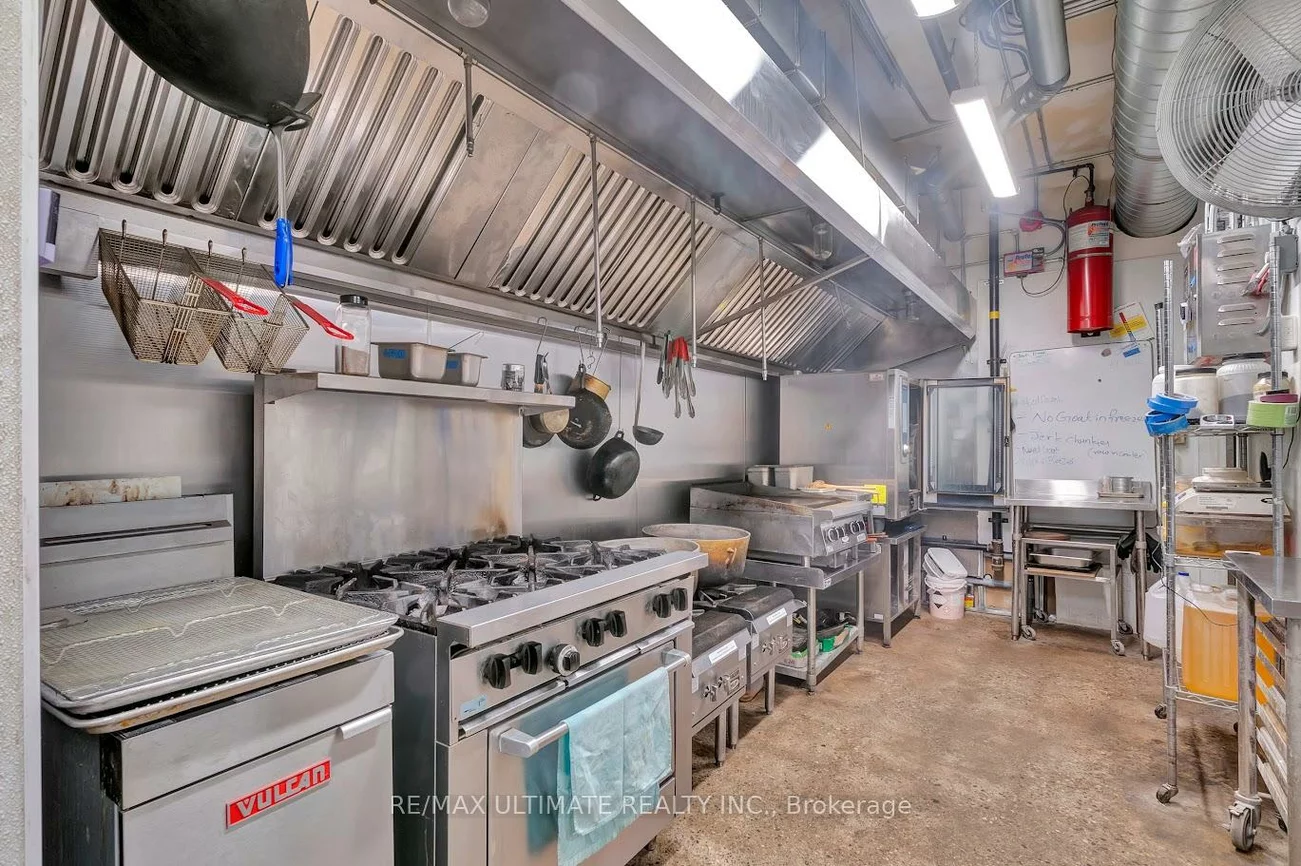 3320, Keele, Downsview-Roding-CFB, Toronto