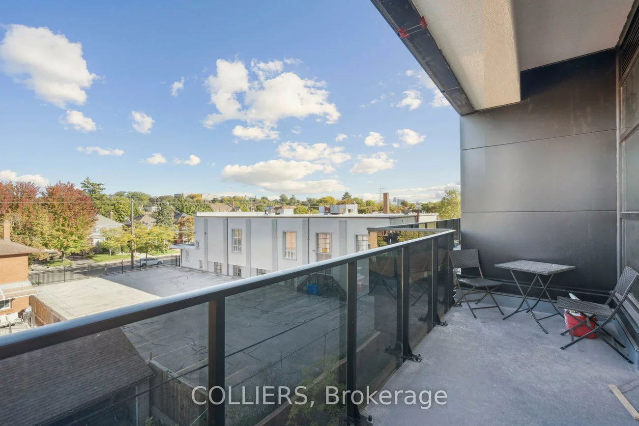 300, Geary, Dovercourt-Wallace Emerson-Junction, Toronto