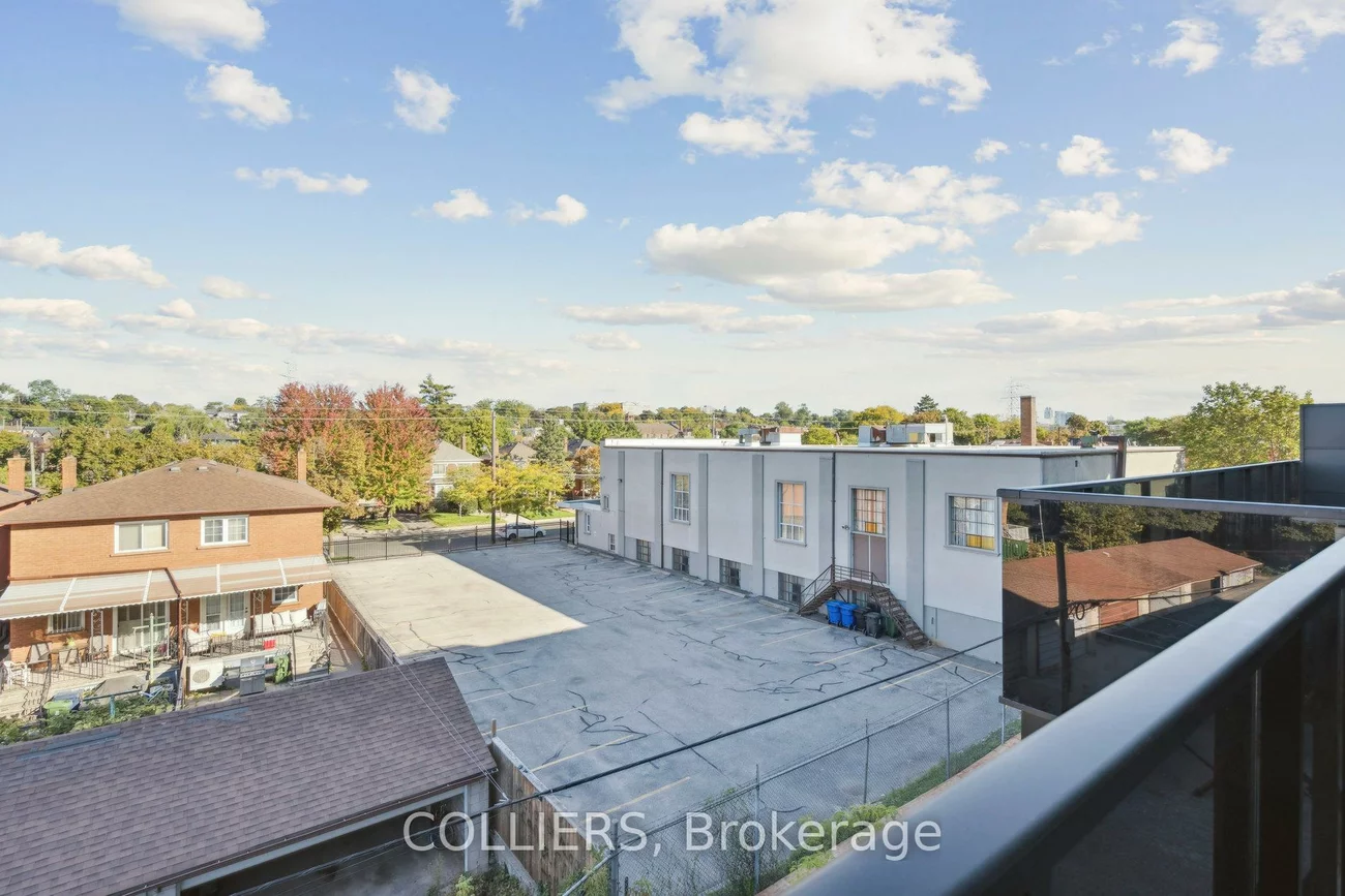 300, Geary, Dovercourt-Wallace Emerson-Junction, Toronto