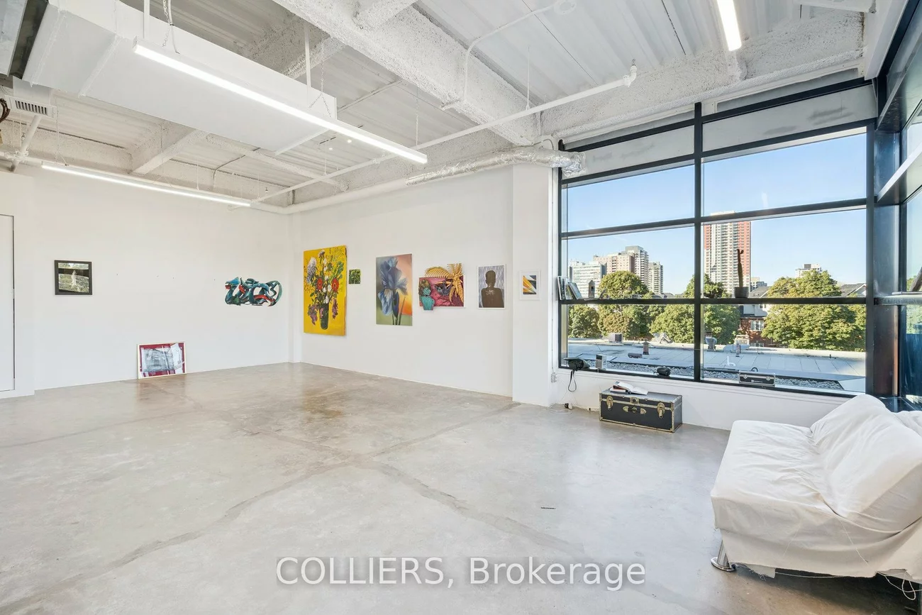 300, Geary, Dovercourt-Wallace Emerson-Junction, Toronto