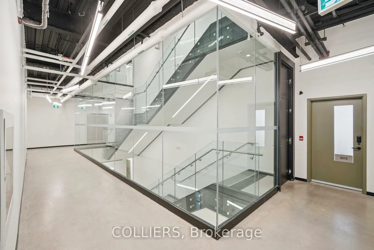 300, Geary, Dovercourt-Wallace Emerson-Junction, Toronto