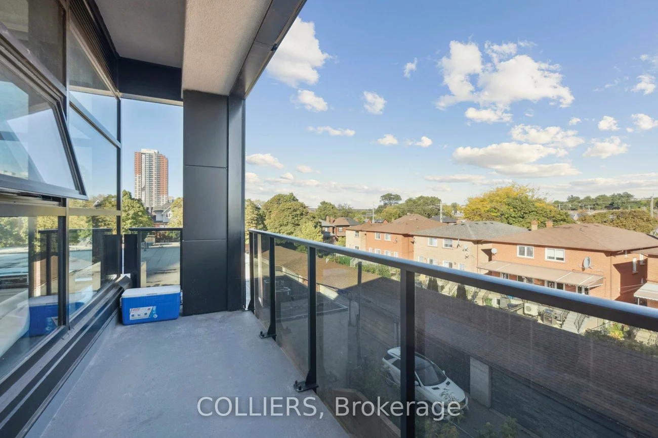 300, Geary, Dovercourt-Wallace Emerson-Junction, Toronto