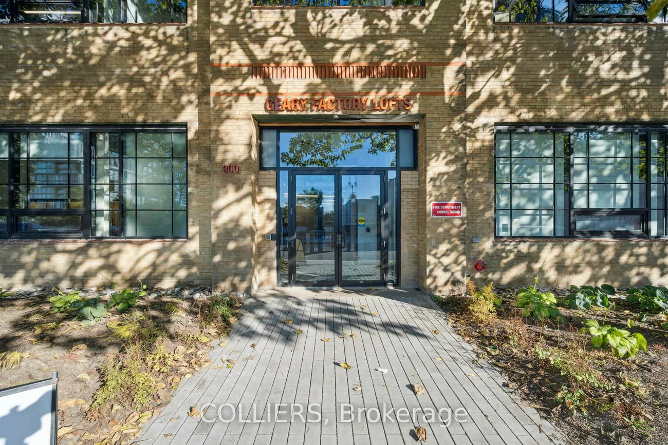 300, Geary, Dovercourt-Wallace Emerson-Junction, Toronto