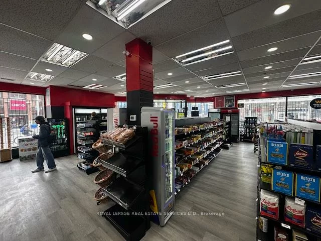 1011, Dufferin, Dovercourt-Wallace Emerson-Junction, Toronto