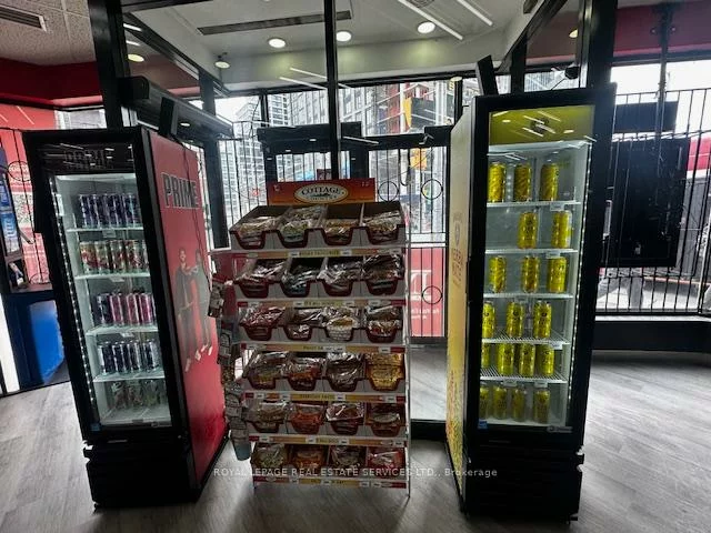 1011, Dufferin, Dovercourt-Wallace Emerson-Junction, Toronto