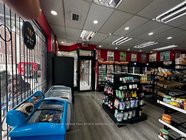 1011, Dufferin, Dovercourt-Wallace Emerson-Junction, Toronto