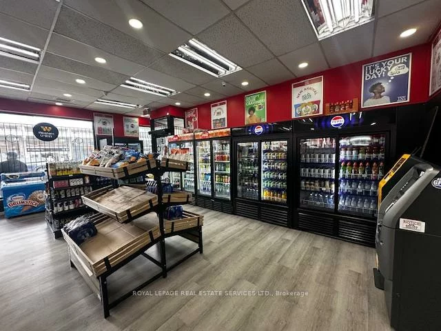 1011, Dufferin, Dovercourt-Wallace Emerson-Junction, Toronto