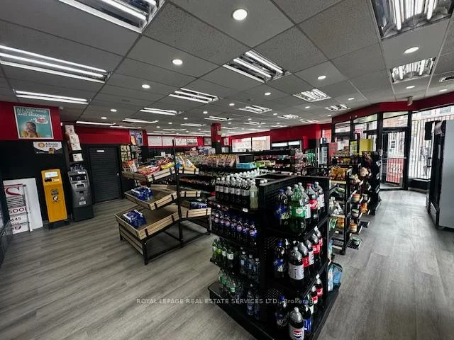 1011, Dufferin, Dovercourt-Wallace Emerson-Junction, Toronto