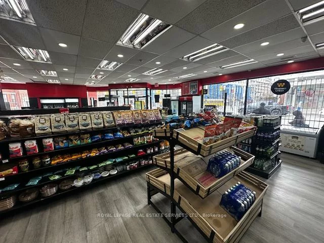 1011, Dufferin, Dovercourt-Wallace Emerson-Junction, Toronto