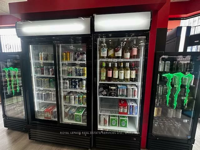 1011, Dufferin, Dovercourt-Wallace Emerson-Junction, Toronto