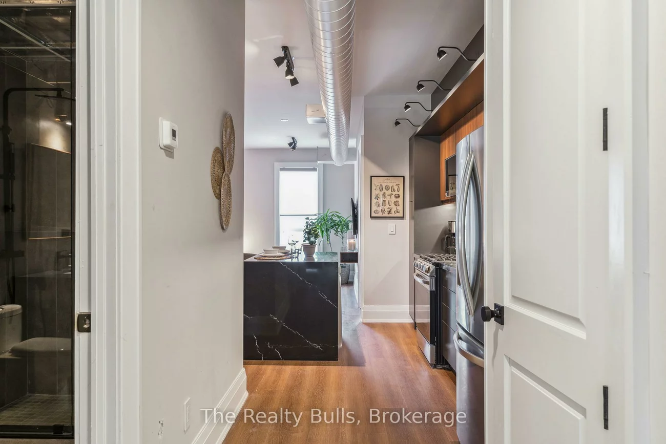 1320, Queen, Roncesvalles, Toronto