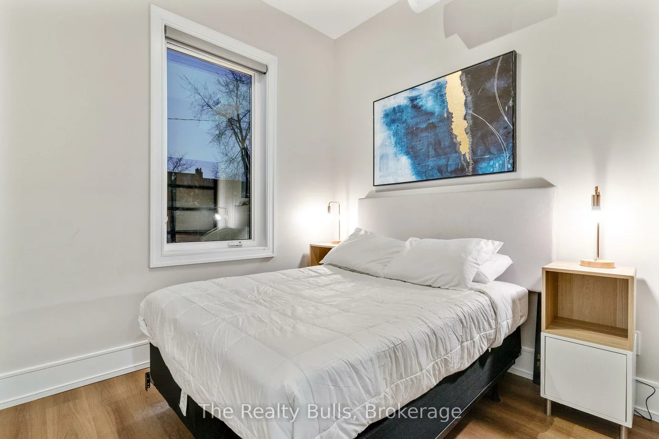 1320, Queen, Roncesvalles, Toronto