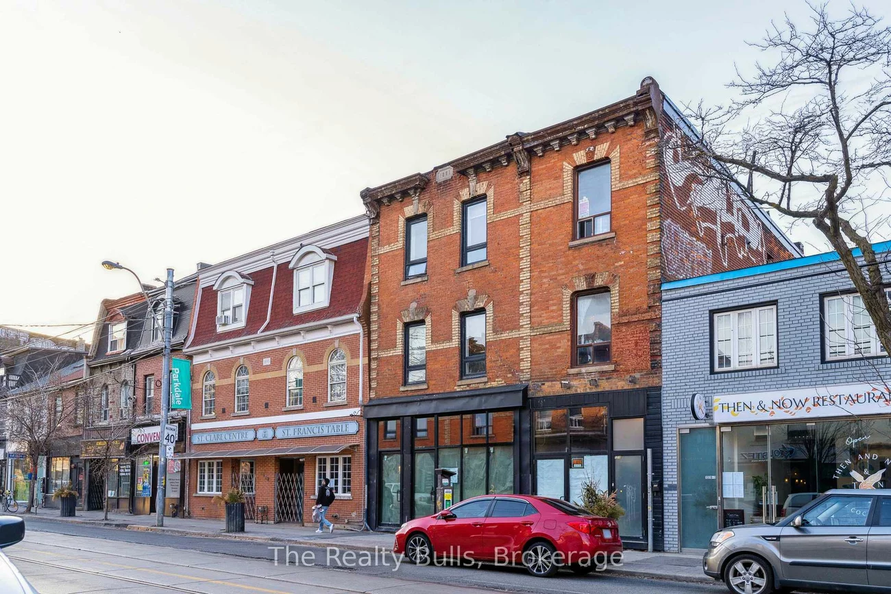1320, Queen, Roncesvalles, Toronto