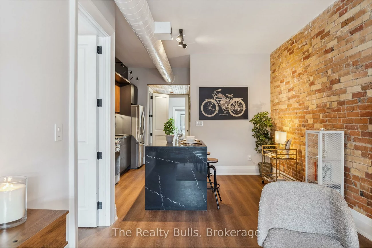 1320, Queen, Roncesvalles, Toronto