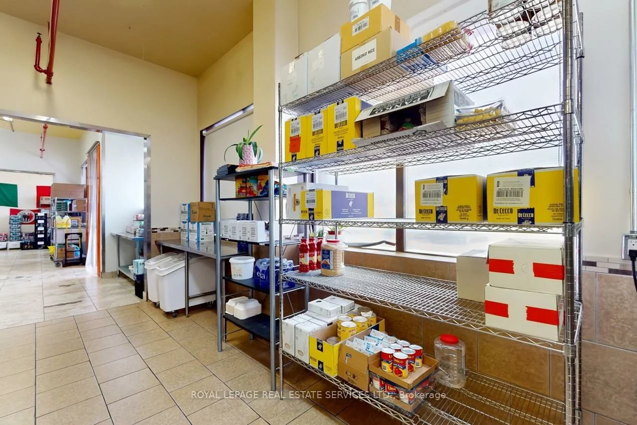 557, Dixon, West Humber-Clairville, Toronto