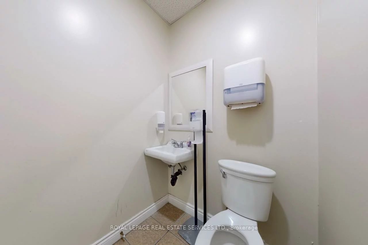 557, Dixon, West Humber-Clairville, Toronto