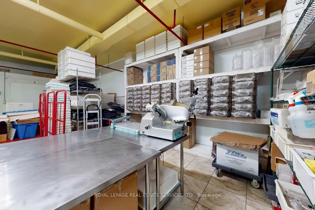 557, Dixon, West Humber-Clairville, Toronto