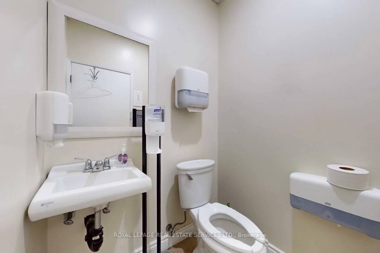 557, Dixon, West Humber-Clairville, Toronto