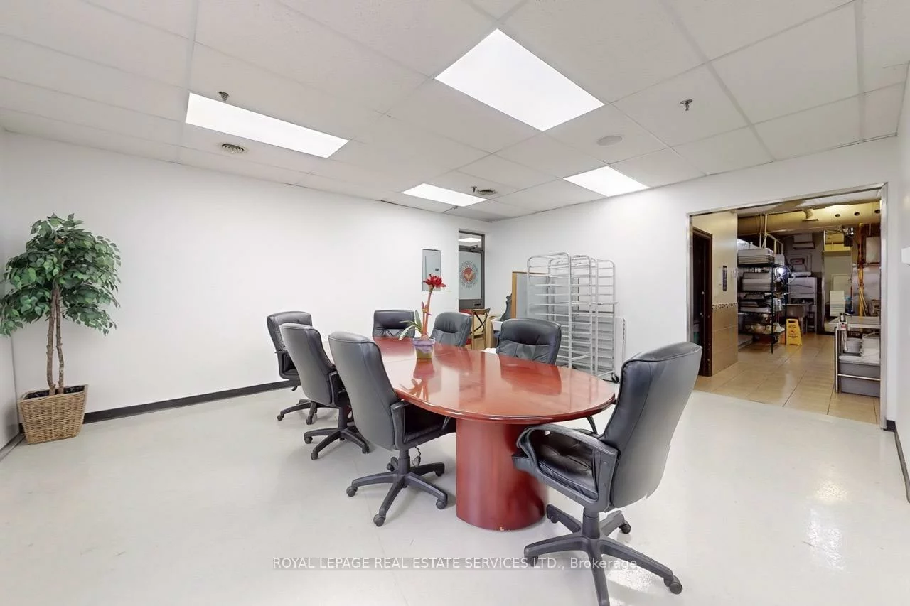 557, Dixon, West Humber-Clairville, Toronto
