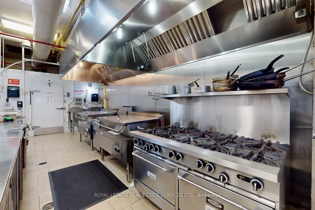 557, Dixon, West Humber-Clairville, Toronto