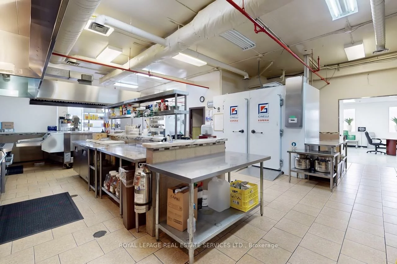 557, Dixon, West Humber-Clairville, Toronto