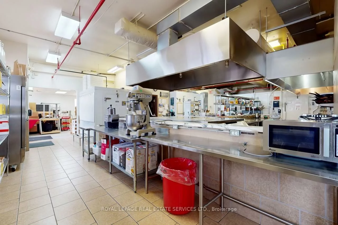 557, Dixon, West Humber-Clairville, Toronto