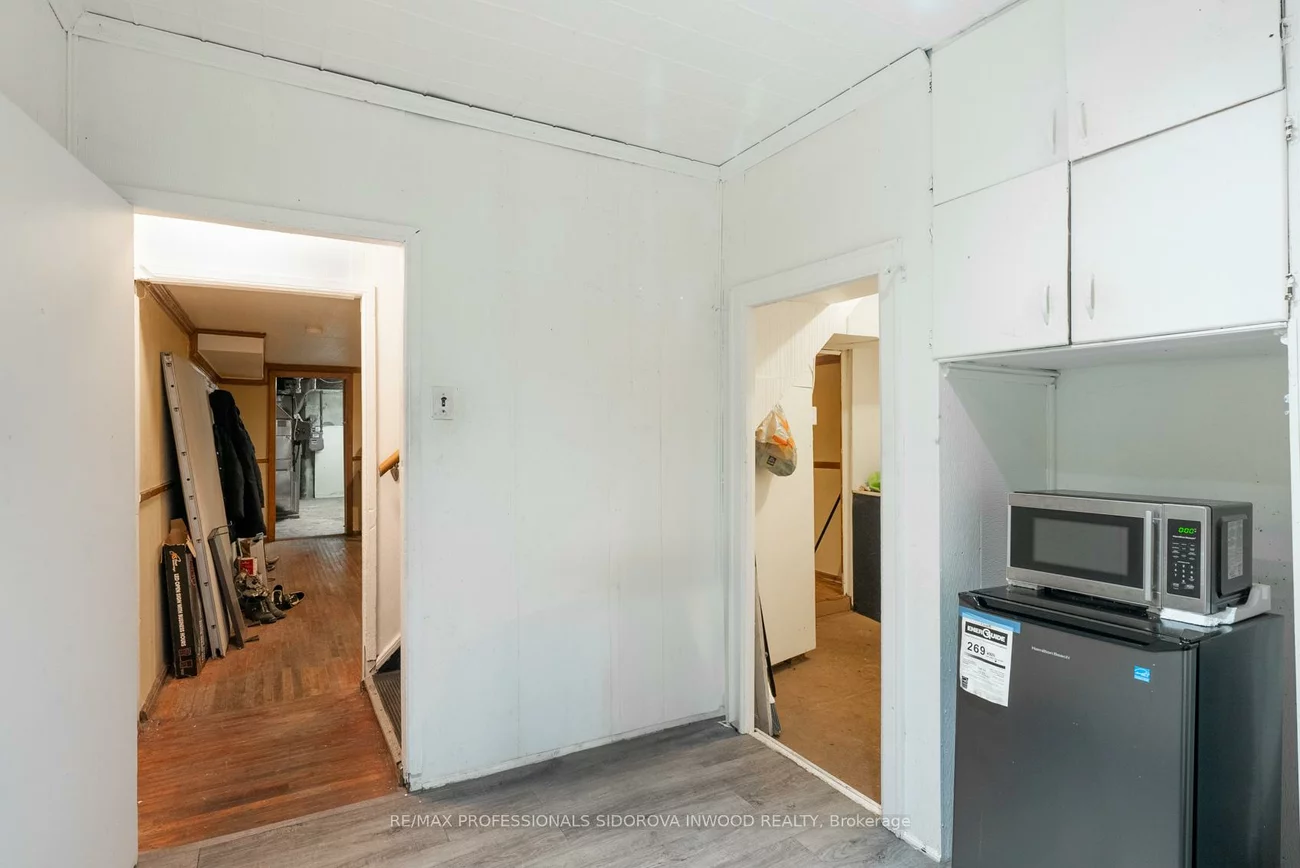 1665, Bloor, High Park-Swansea, Toronto