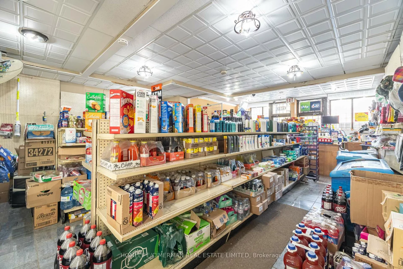 2681, Eglinton, Keelesdale-Eglinton West, Toronto