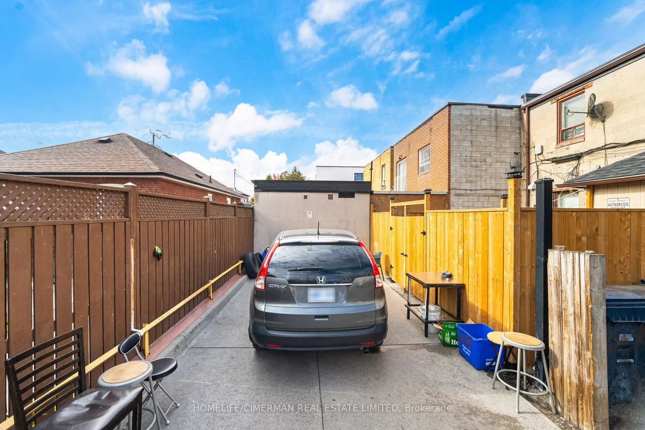 2681, Eglinton, Keelesdale-Eglinton West, Toronto
