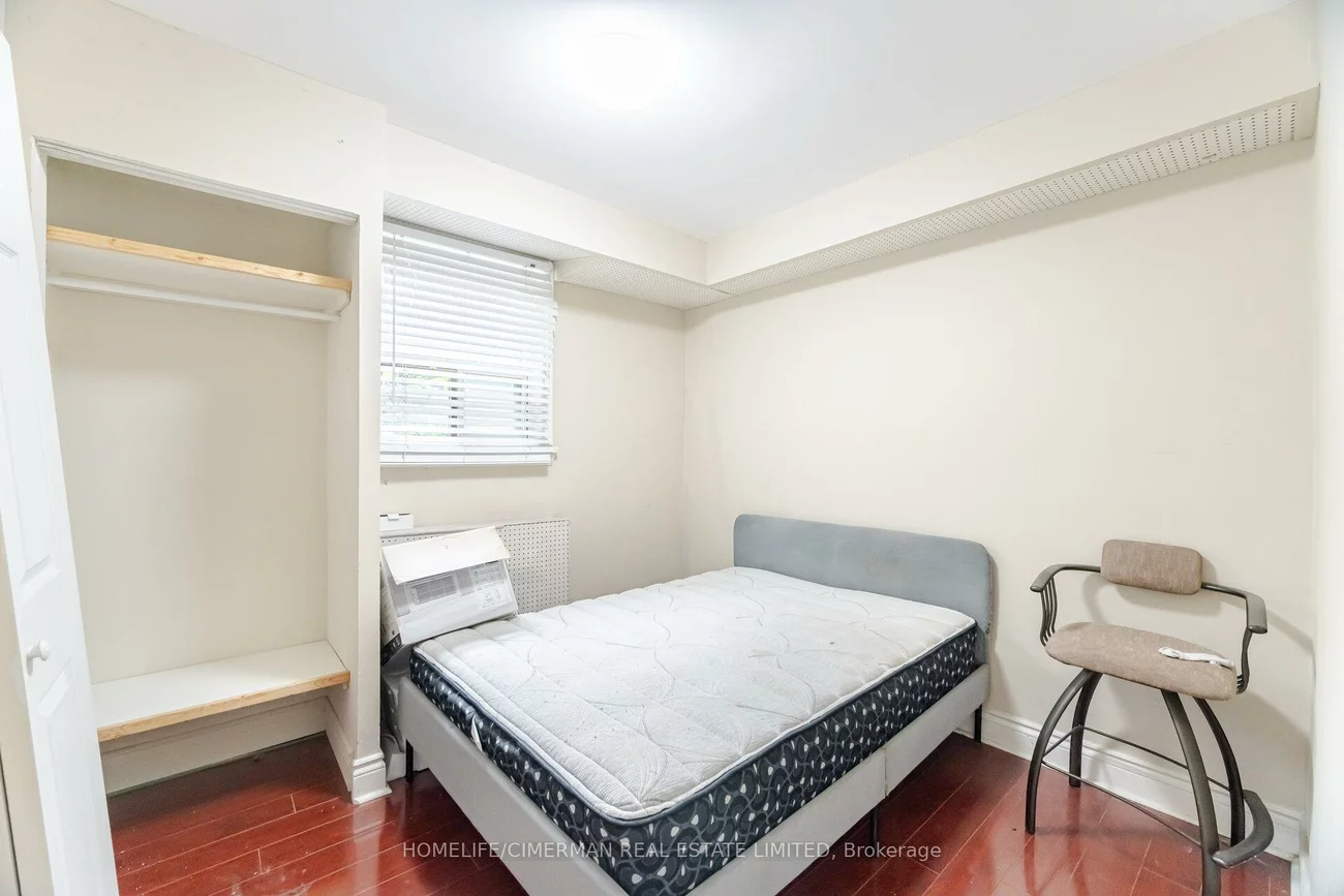 2681, Eglinton, Keelesdale-Eglinton West, Toronto