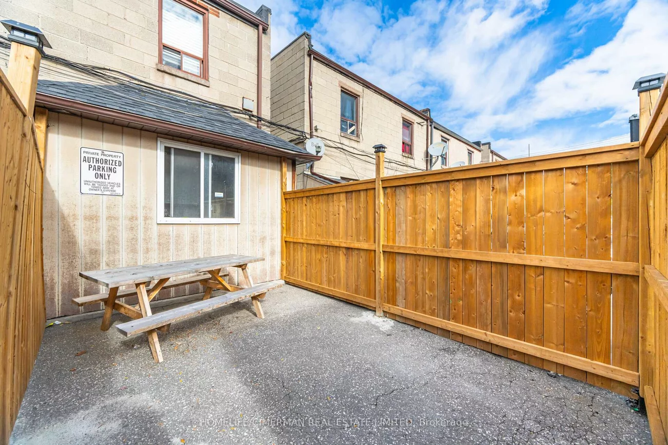 2681, Eglinton, Keelesdale-Eglinton West, Toronto