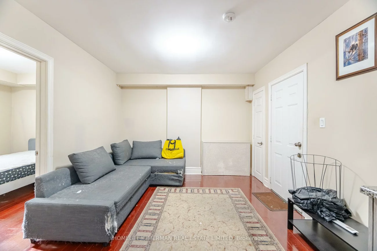 2681, Eglinton, Keelesdale-Eglinton West, Toronto
