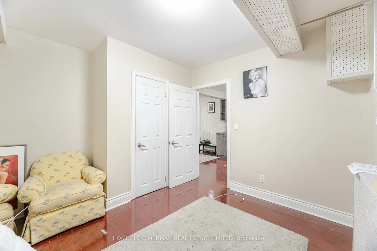 2681, Eglinton, Keelesdale-Eglinton West, Toronto