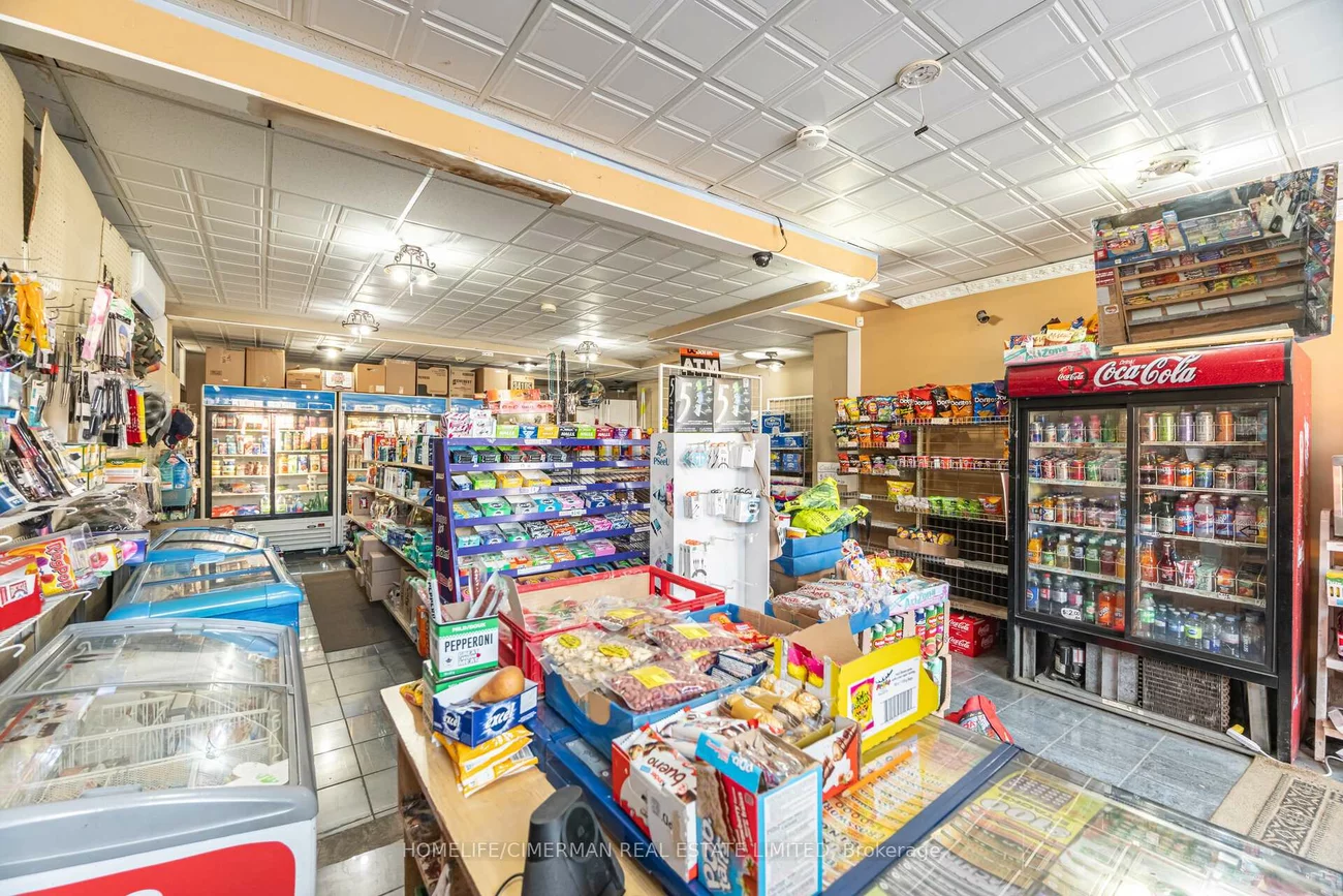 2681, Eglinton, Keelesdale-Eglinton West, Toronto