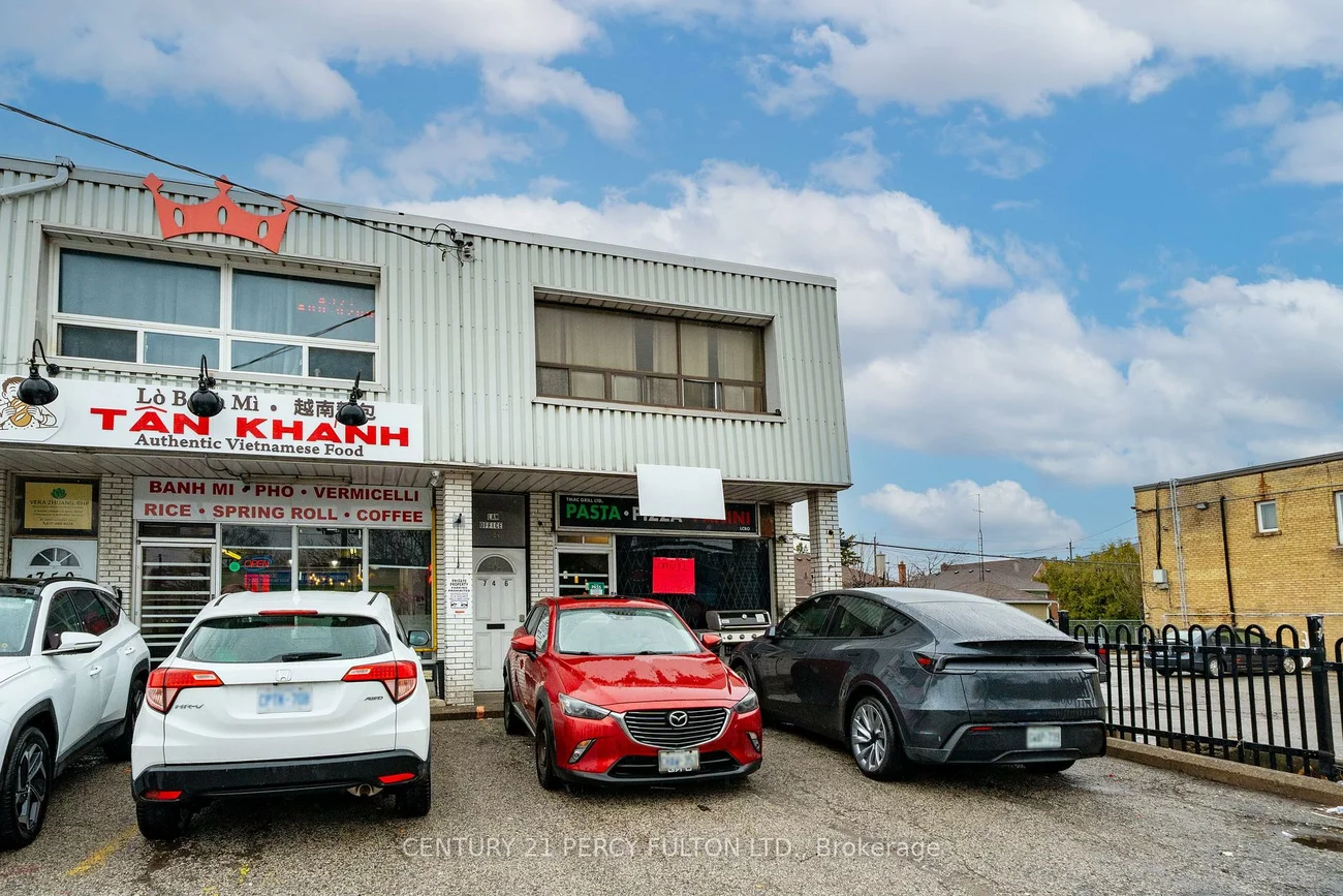 744-746, Wilson, Downsview-Roding-CFB, Toronto