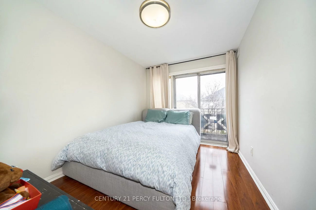 744-746, Wilson, Downsview-Roding-CFB, Toronto