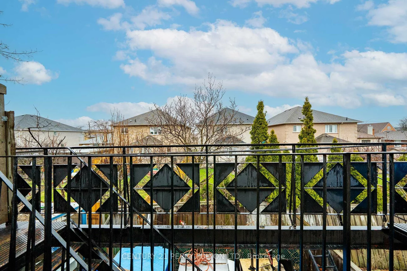 744-746, Wilson, Downsview-Roding-CFB, Toronto