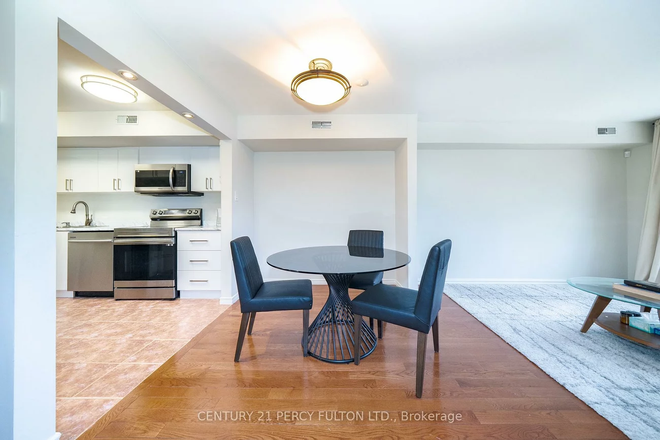 744-746, Wilson, Downsview-Roding-CFB, Toronto