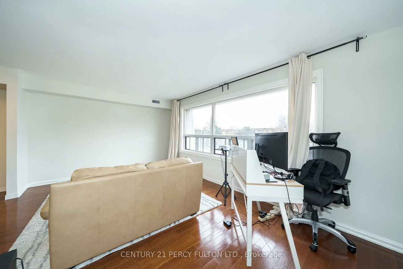 744-746, Wilson, Downsview-Roding-CFB, Toronto