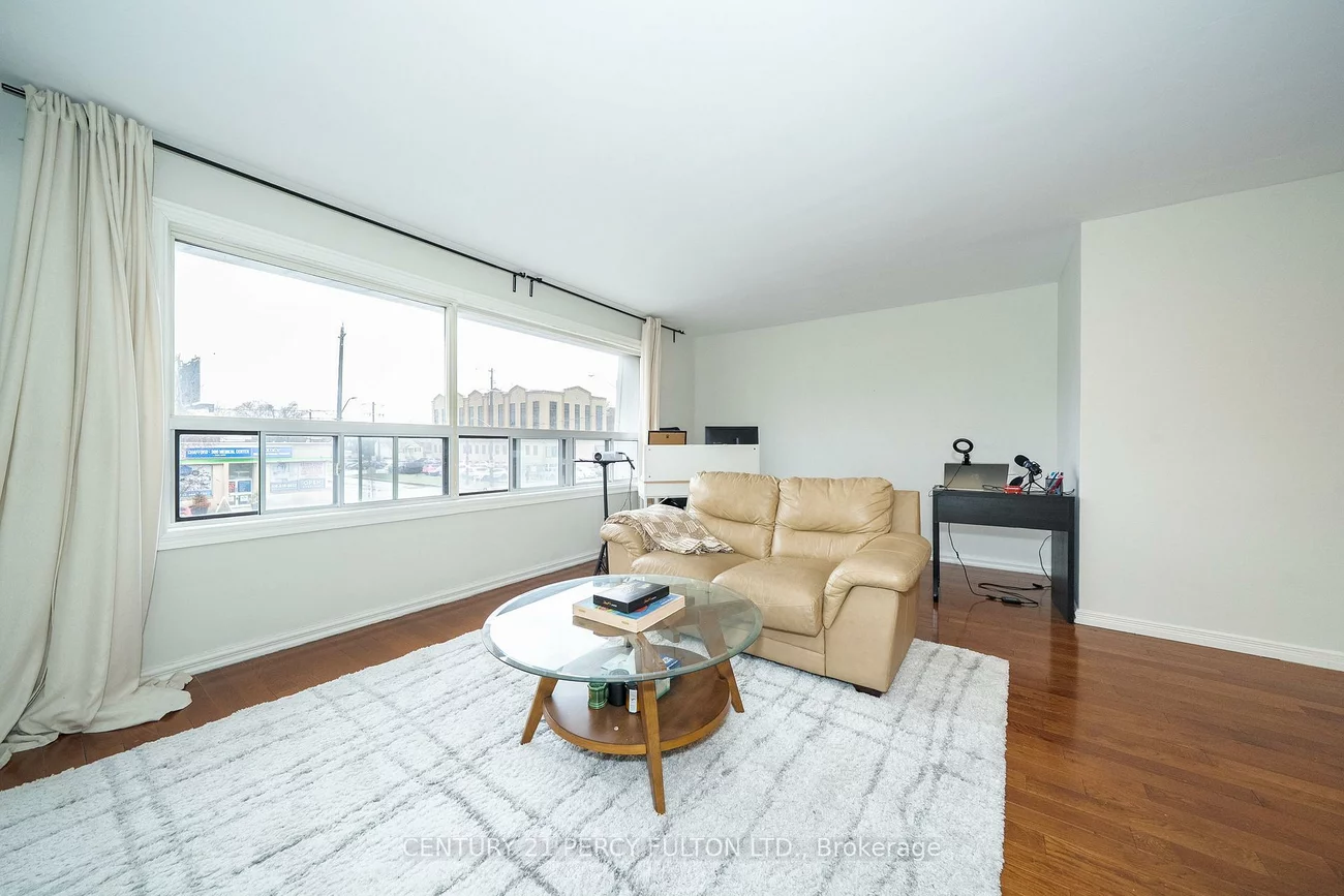 744-746, Wilson, Downsview-Roding-CFB, Toronto