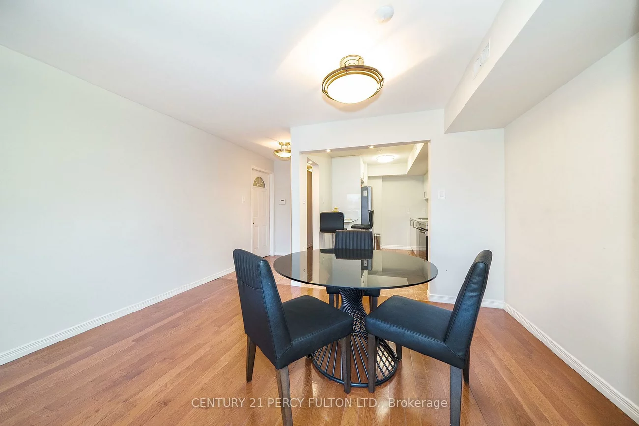 744-746, Wilson, Downsview-Roding-CFB, Toronto