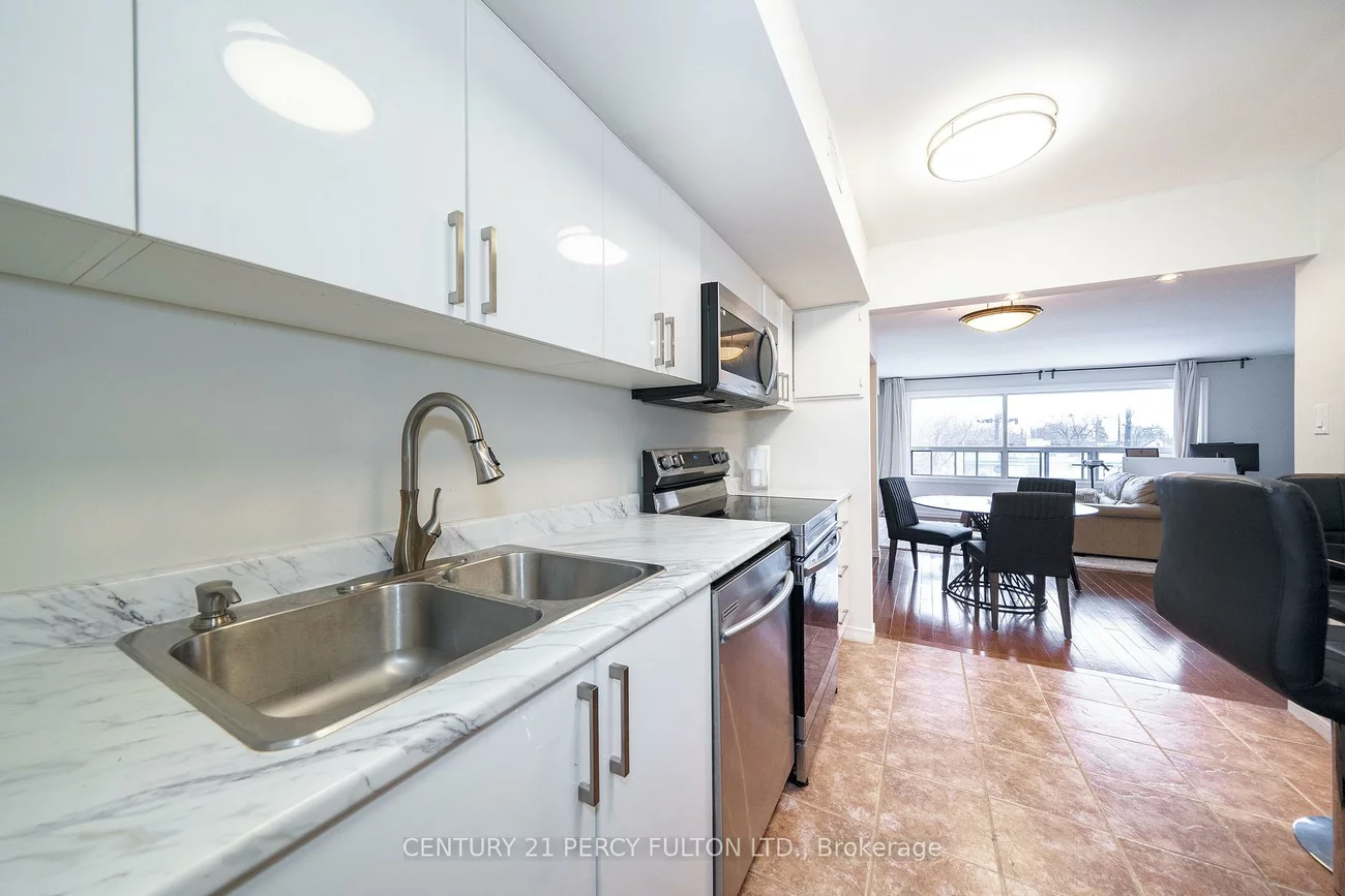 744-746, Wilson, Downsview-Roding-CFB, Toronto