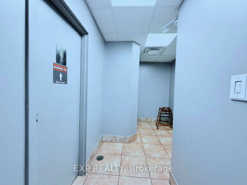 285, Rexdale, West Humber-Clairville, Toronto