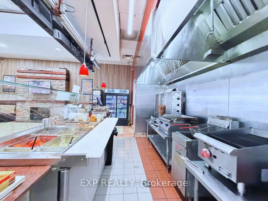 285, Rexdale, West Humber-Clairville, Toronto