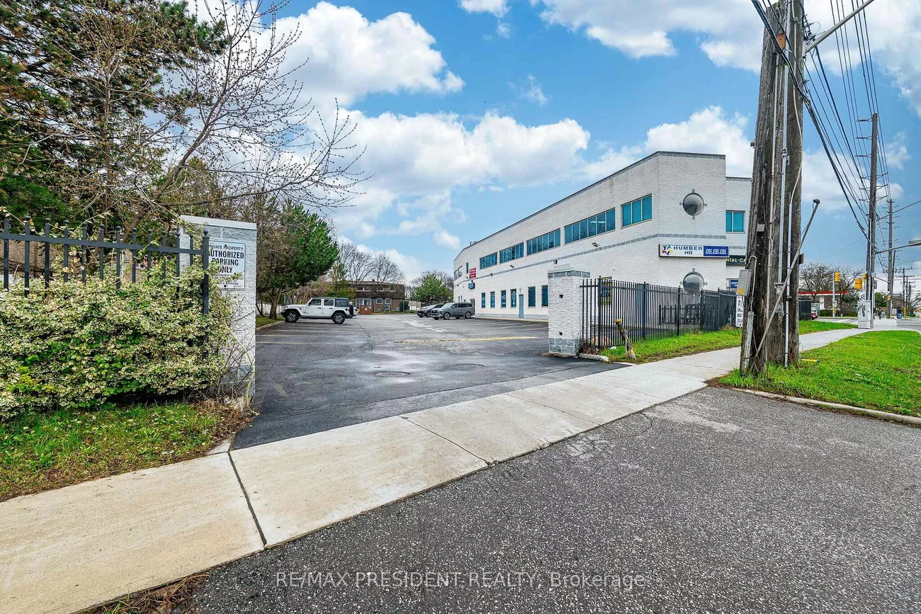 1625, Albion, West Humber-Clairville, Toronto