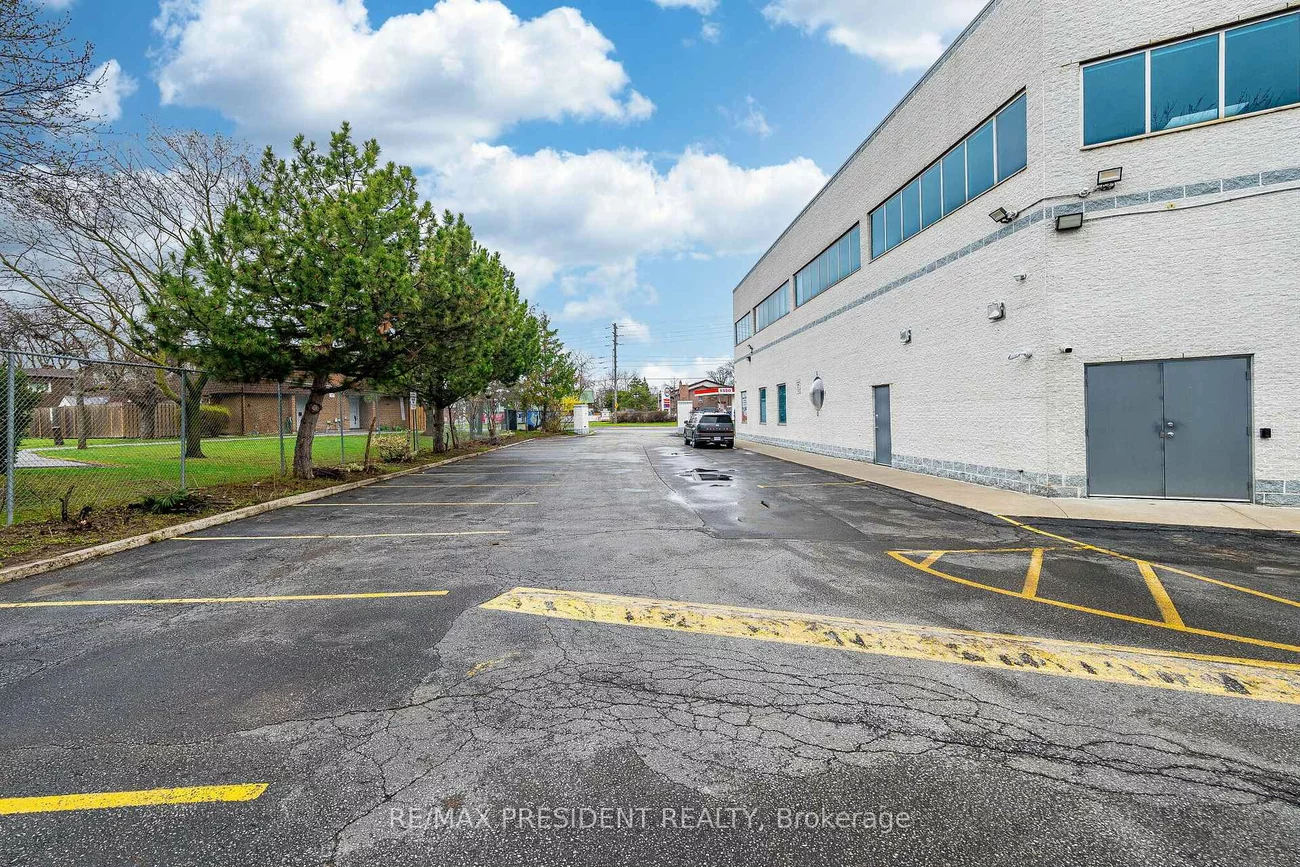 1625, Albion, West Humber-Clairville, Toronto