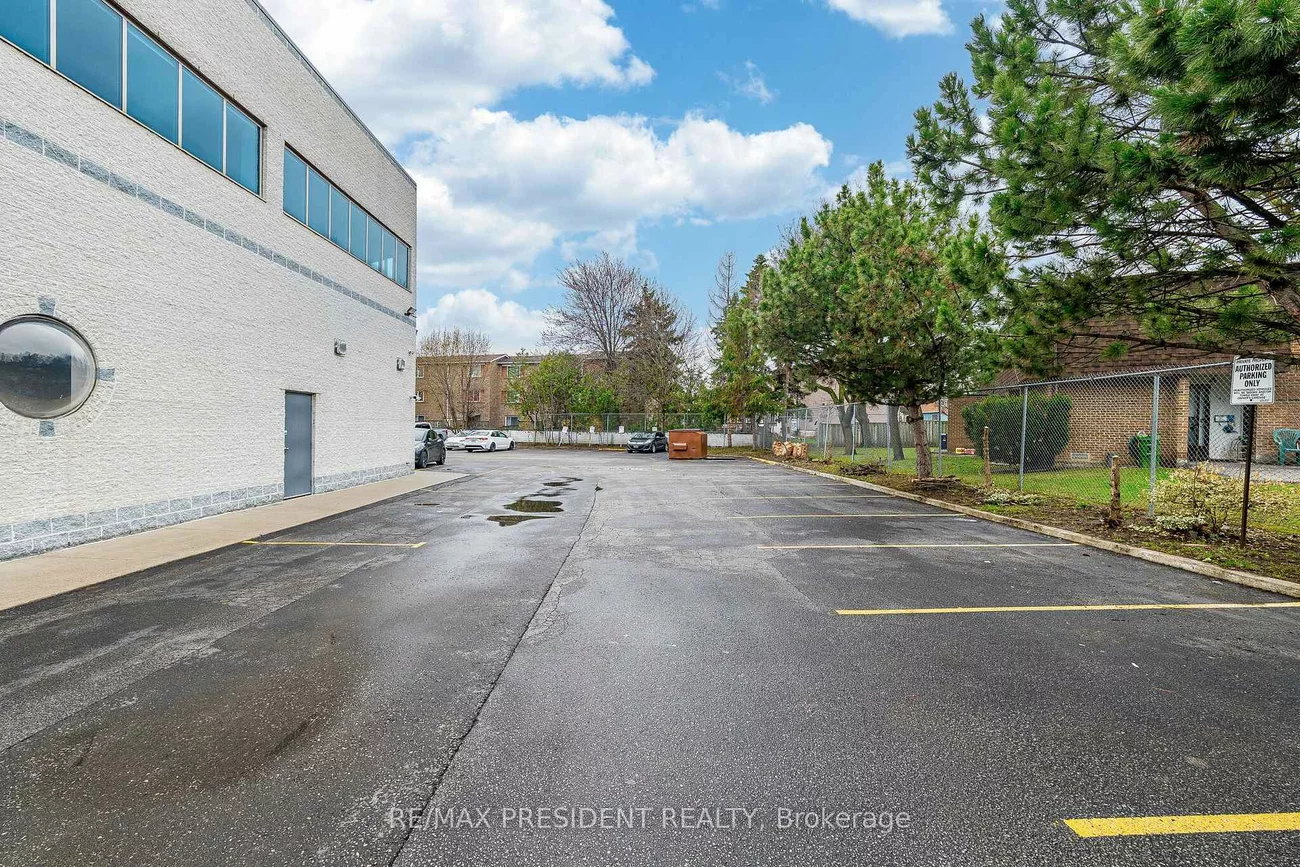 1625, Albion, West Humber-Clairville, Toronto