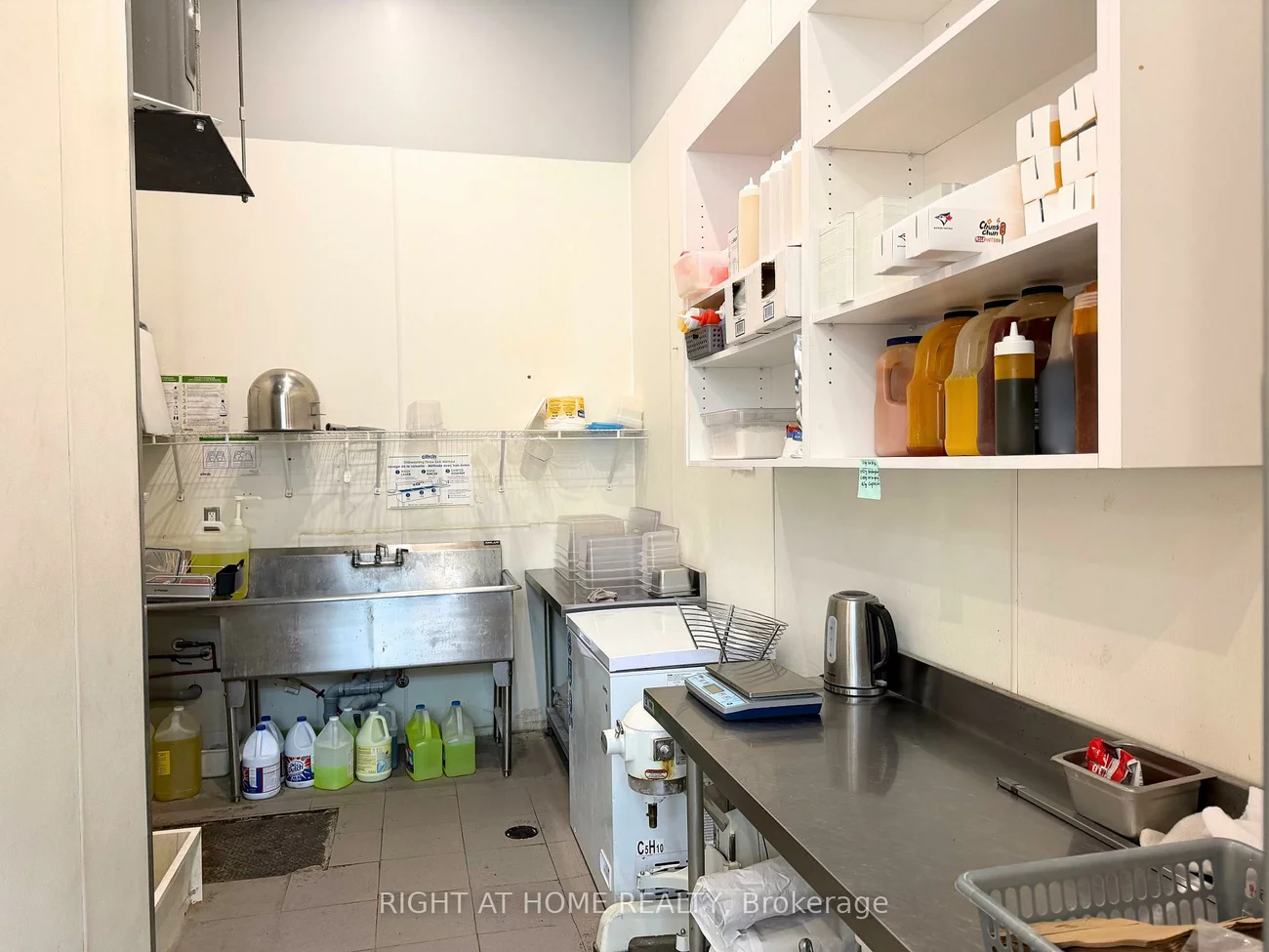 90, Weston, Junction Area, Toronto