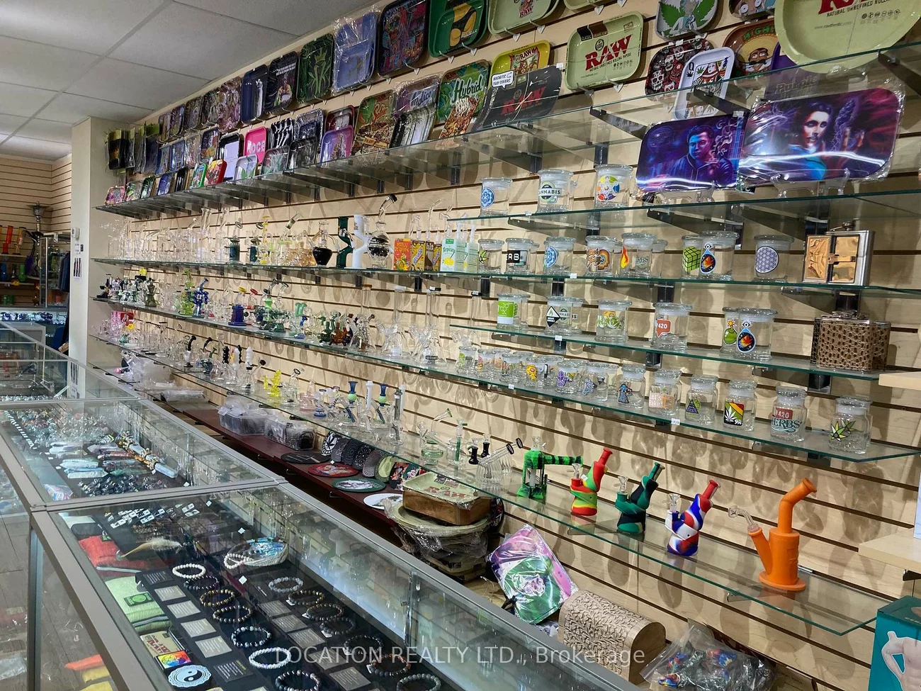 1422, Bloor, Dovercourt-Wallace Emerson-Junction, Toronto